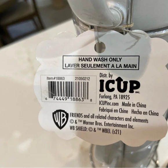 "Friends" Stackable Ceramic Mug 4 Pack and Friends XXL women’s shirt combo - Picture 10 of 11